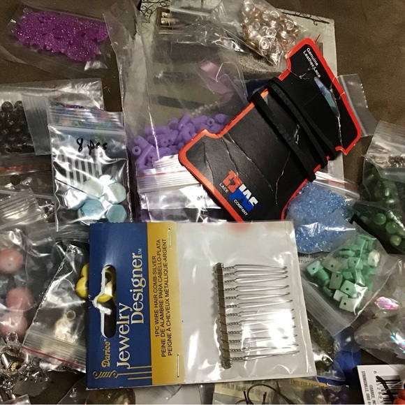 Mystery box … jewelry supplies .. I have so much  .... read - Picture 3 of 3